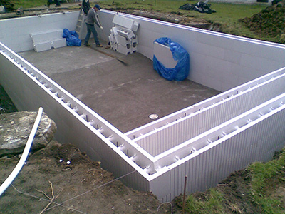 piscine en construction béton armé